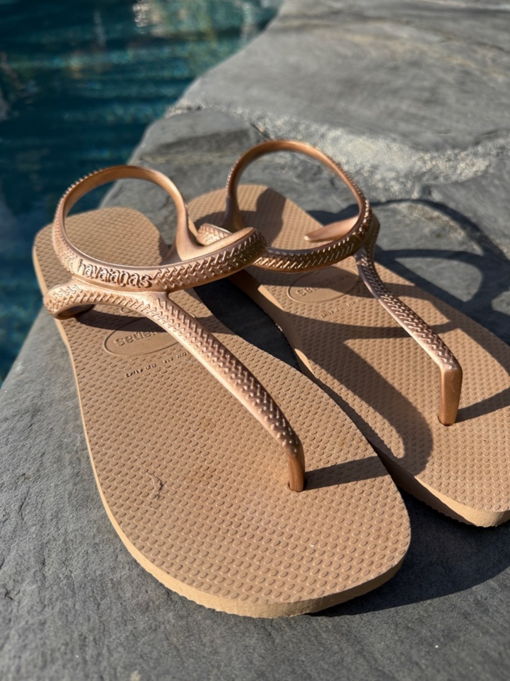 Havaianas Women’s Metallic Bronze Thong Sandals